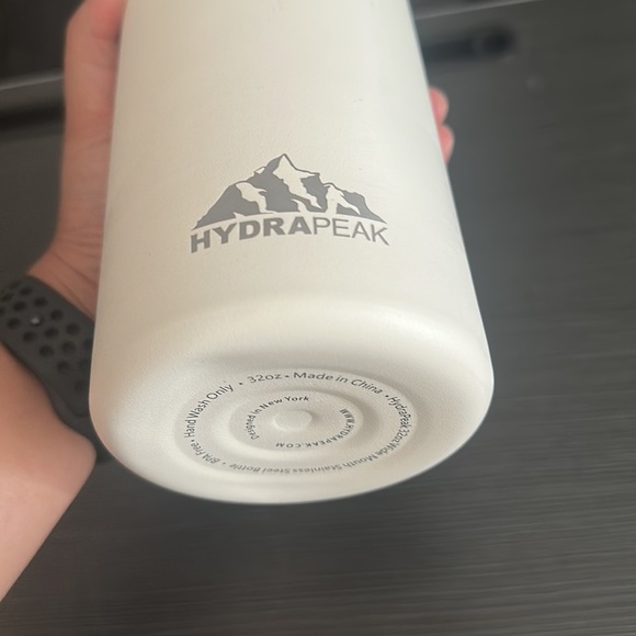 Hydrapeak 32oz Insulated Water Bottles w/Chug Lid, Water Flask, 32 Oz - Picture 4 of 9